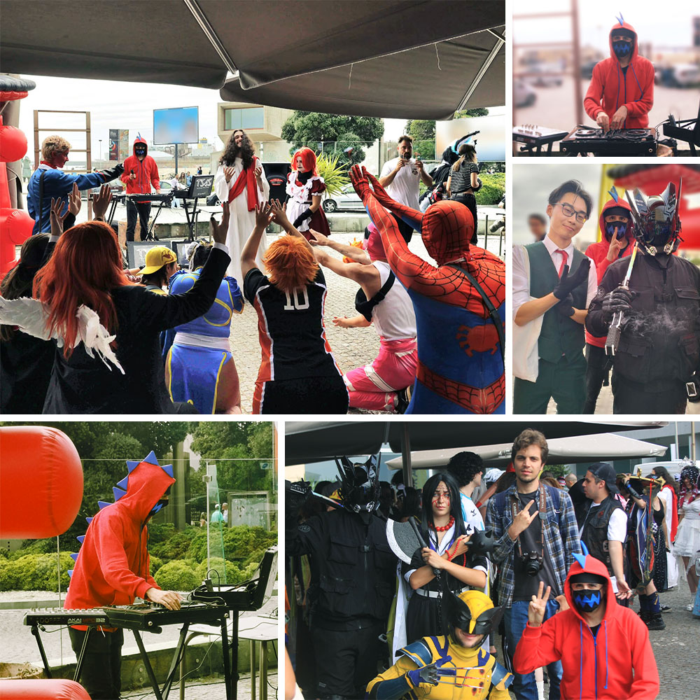 500 Cosplayers Gathering